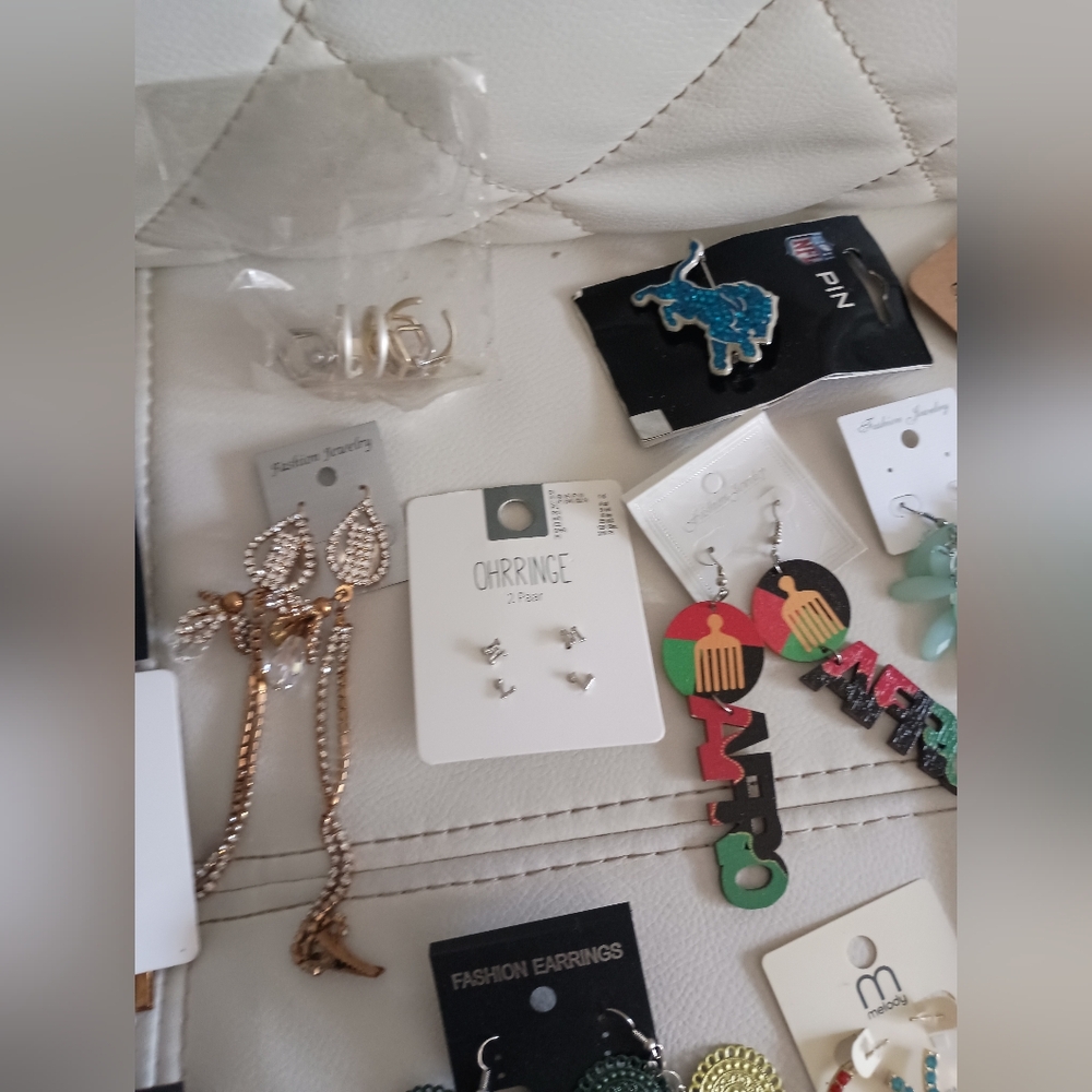 New Earings Bundle - Picture 14 of 16